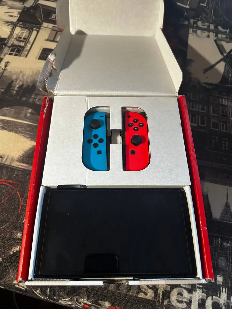 Продаю Nintendo Switch OLED - Игровые приставки (Электроника) в Владивосток