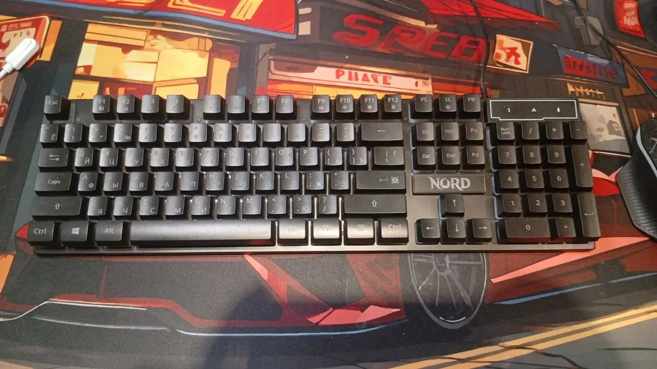 Монитор, мышка, клавиатура б/у - Компьютеры и периферия (Электроника) в Владивосток