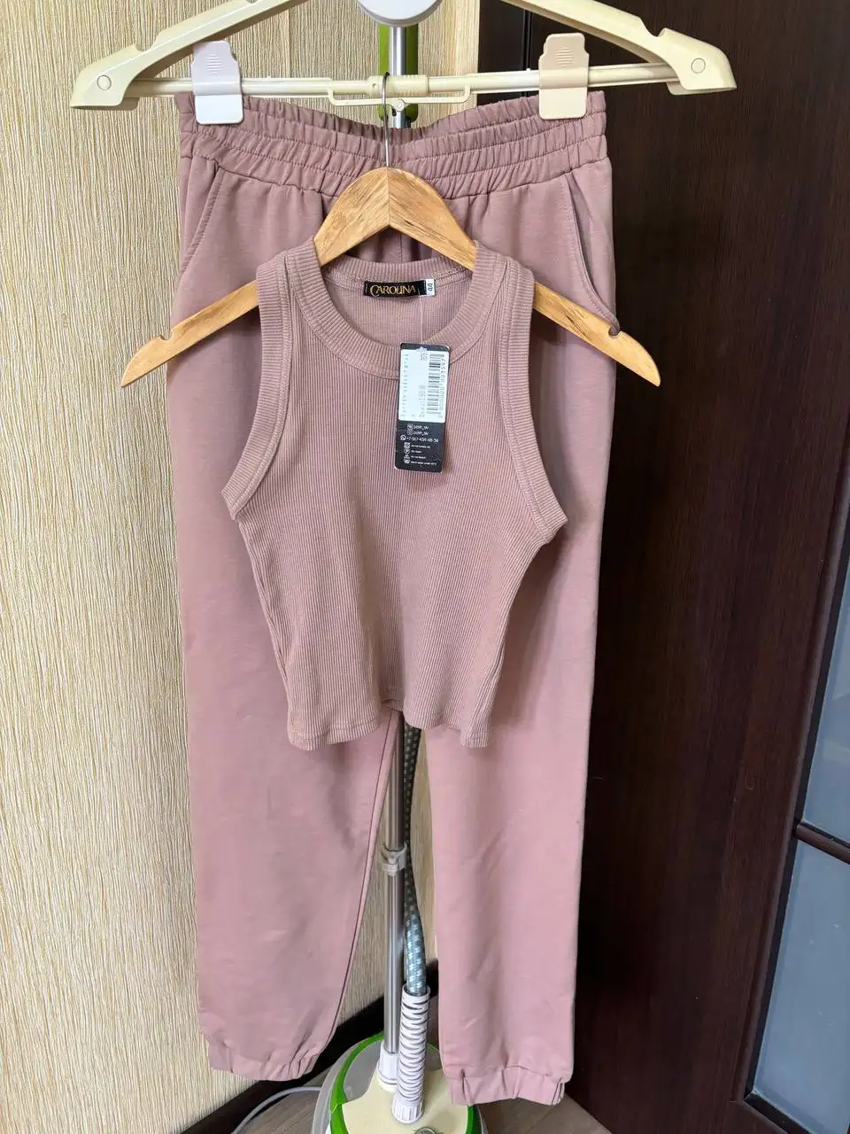 Продам новый женский костюм 42-44 - Женская одежда (Одежда) в Владивосток