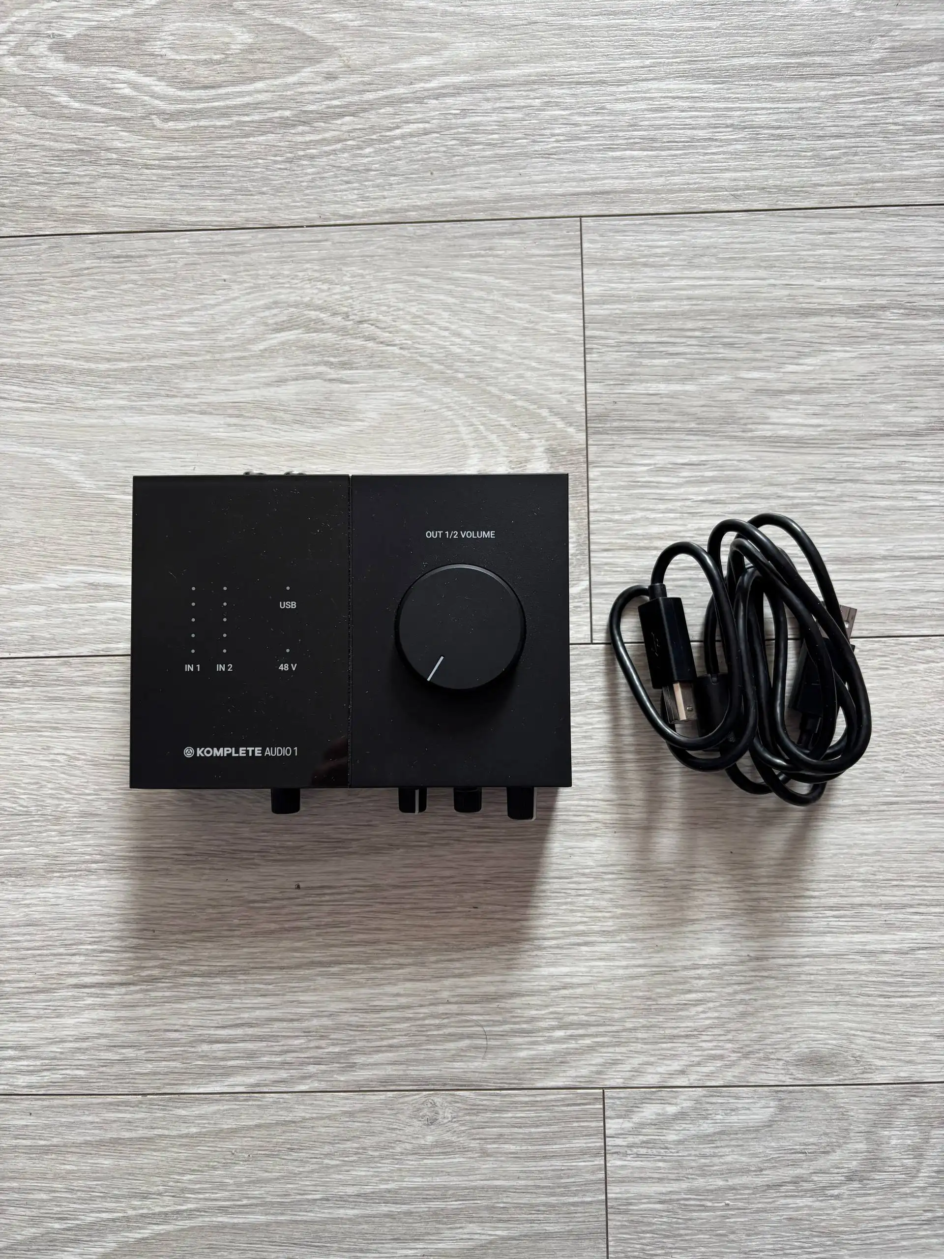 Продам звуковую карту Komplete Audio 1 - Звуковые карты (Электроника) в Владивосток