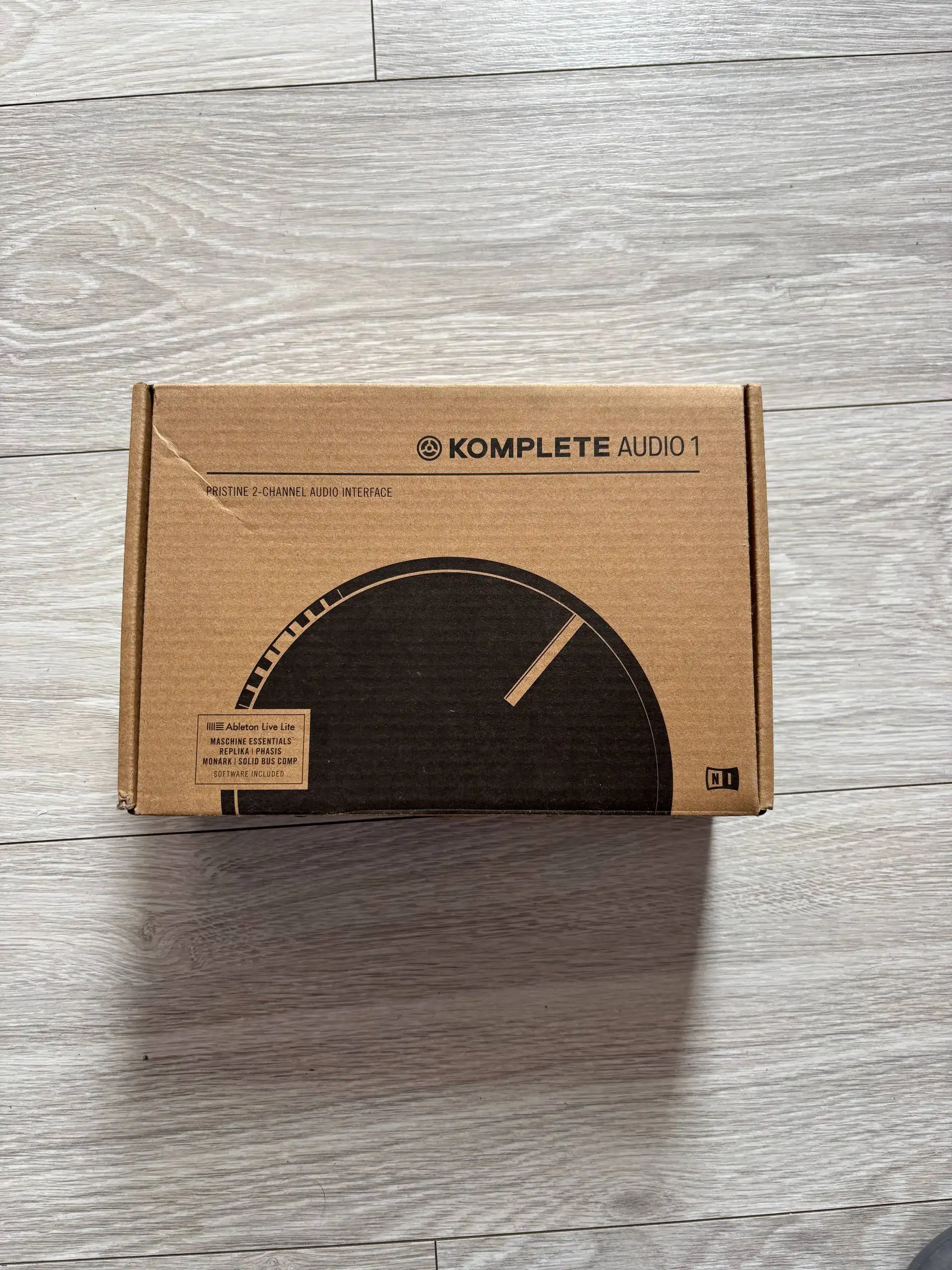 Звуковая карта Komplete Audio 1 - Звуковое оборудование (Электроника) в Владивосток