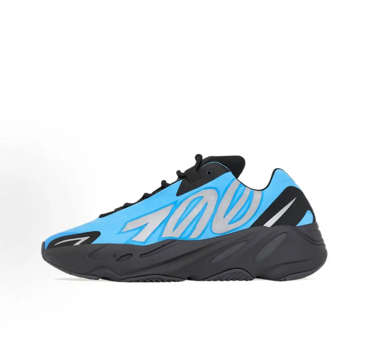 Продам Yeezy boost 700 - Кроссовки (Одежда) в Владивосток