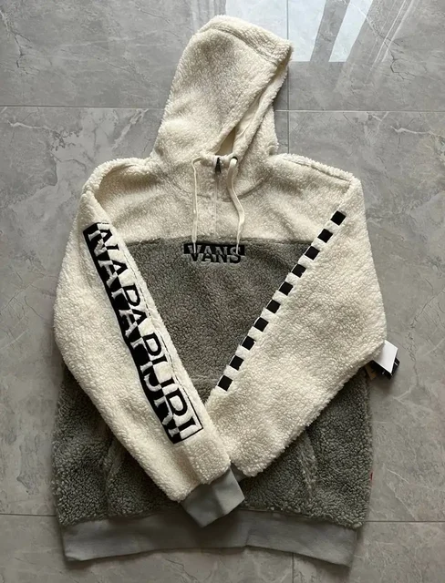 Продажа брендовой одежды Nike, Adidas, Champion и др. - Шорты в Владивосток
