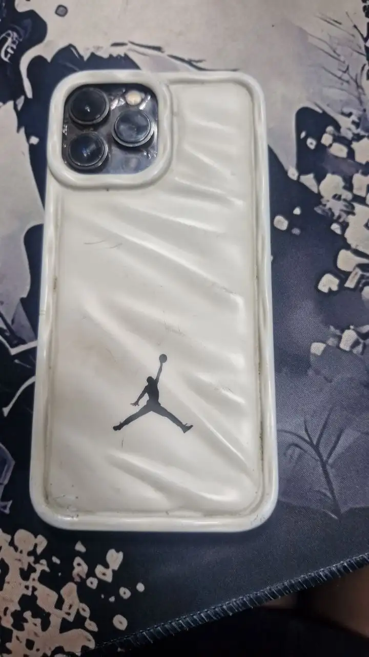 Продается iPhone в сером корпусе - Электроника в Уссурийск