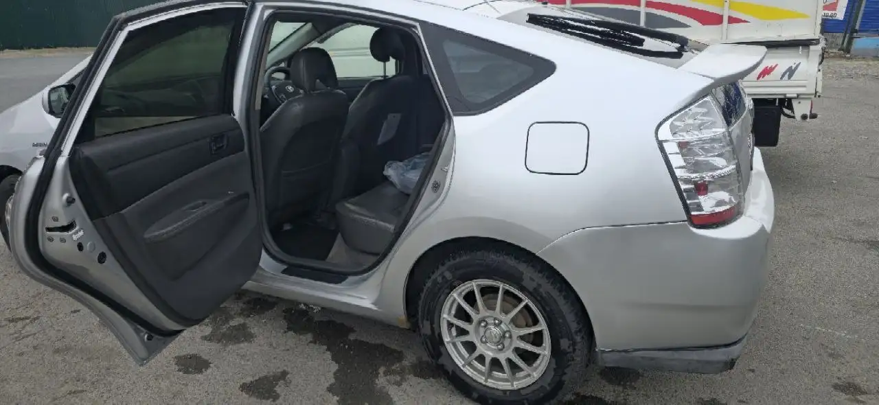 Продам Toyota Prius - Легковые автомобили (Авто) в Владивосток
