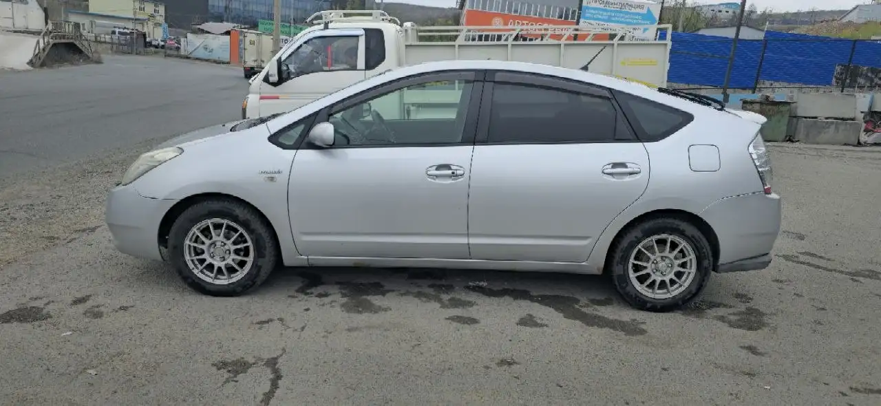 Продам Toyota Prius - Легковые автомобили (Авто) в Владивосток