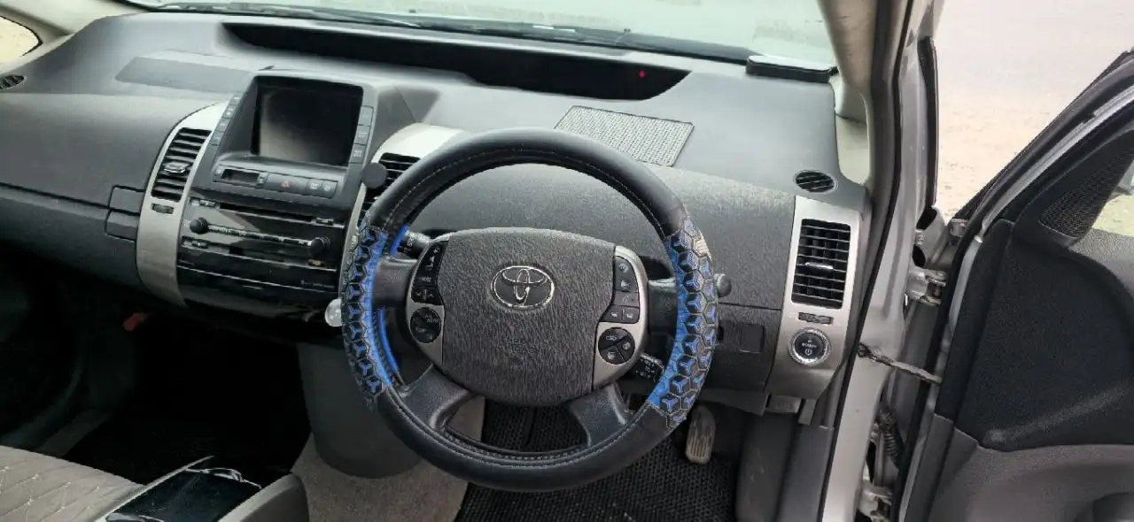 Продам Toyota Prius - Легковые автомобили (Авто) в Владивосток