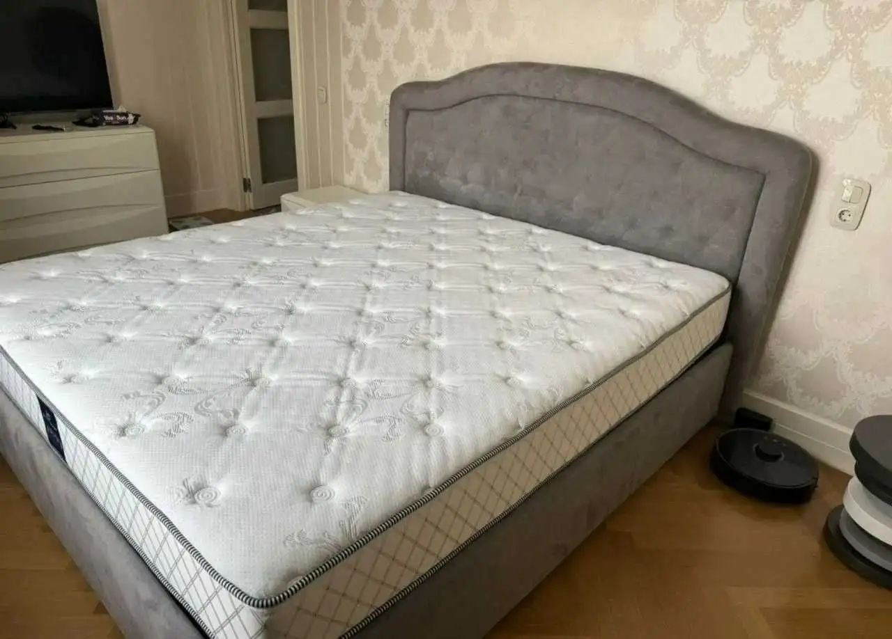 Продам кровать 160/200 с матрасом и подъемным механизмом - мебель (Для дома и дачи) в Владивосток