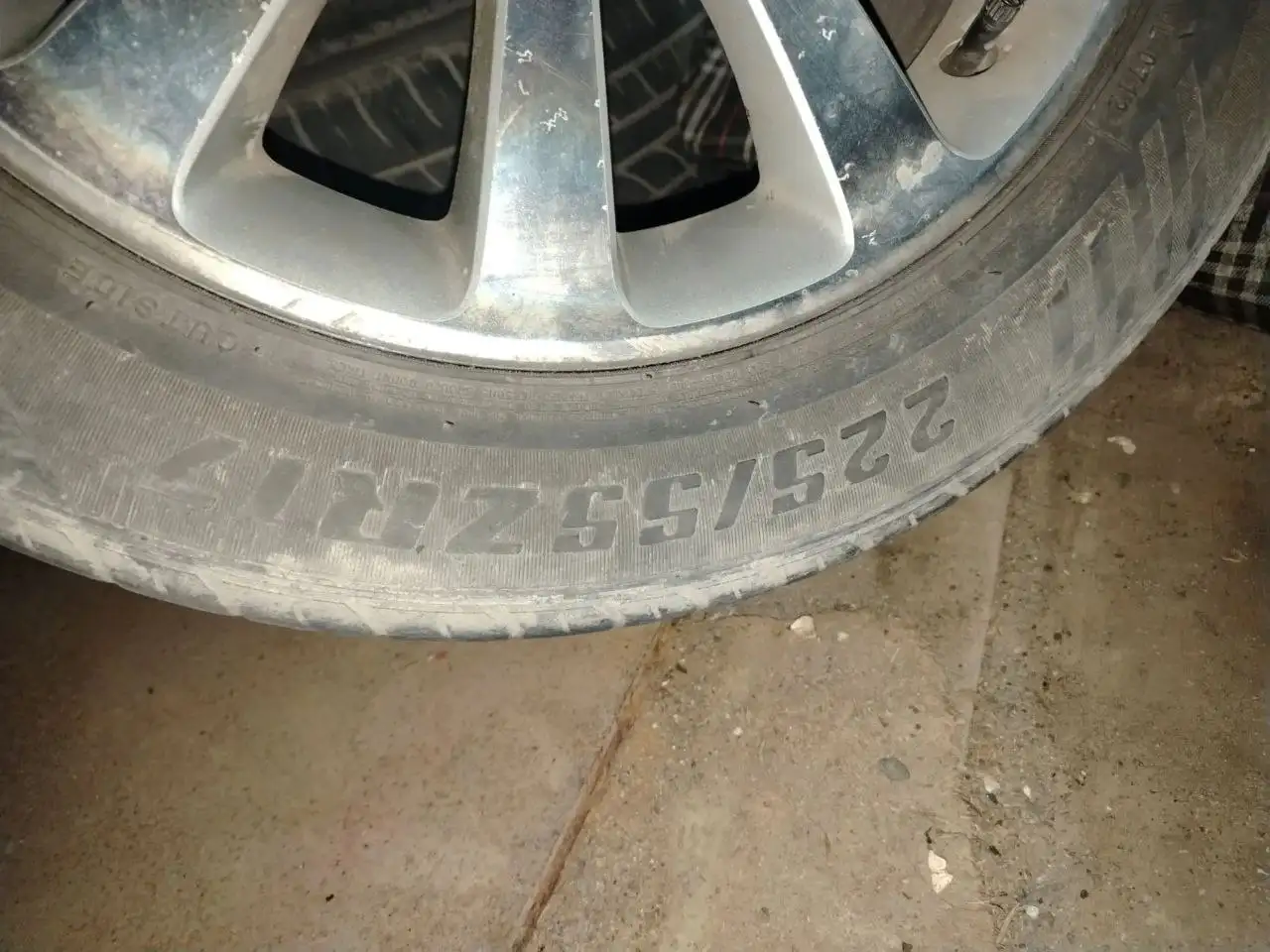 Шины 225/55R17 - Шины и диски (Авто) в Владивосток