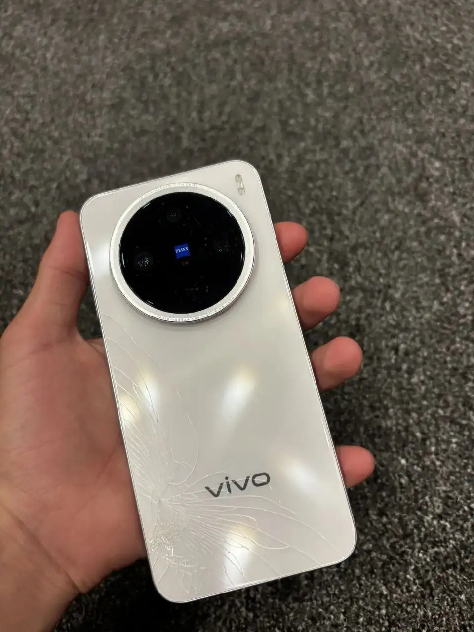 Vivo X200 Pro mini с повреждениями корпуса - Смартфоны (Электроника) в Владивосток