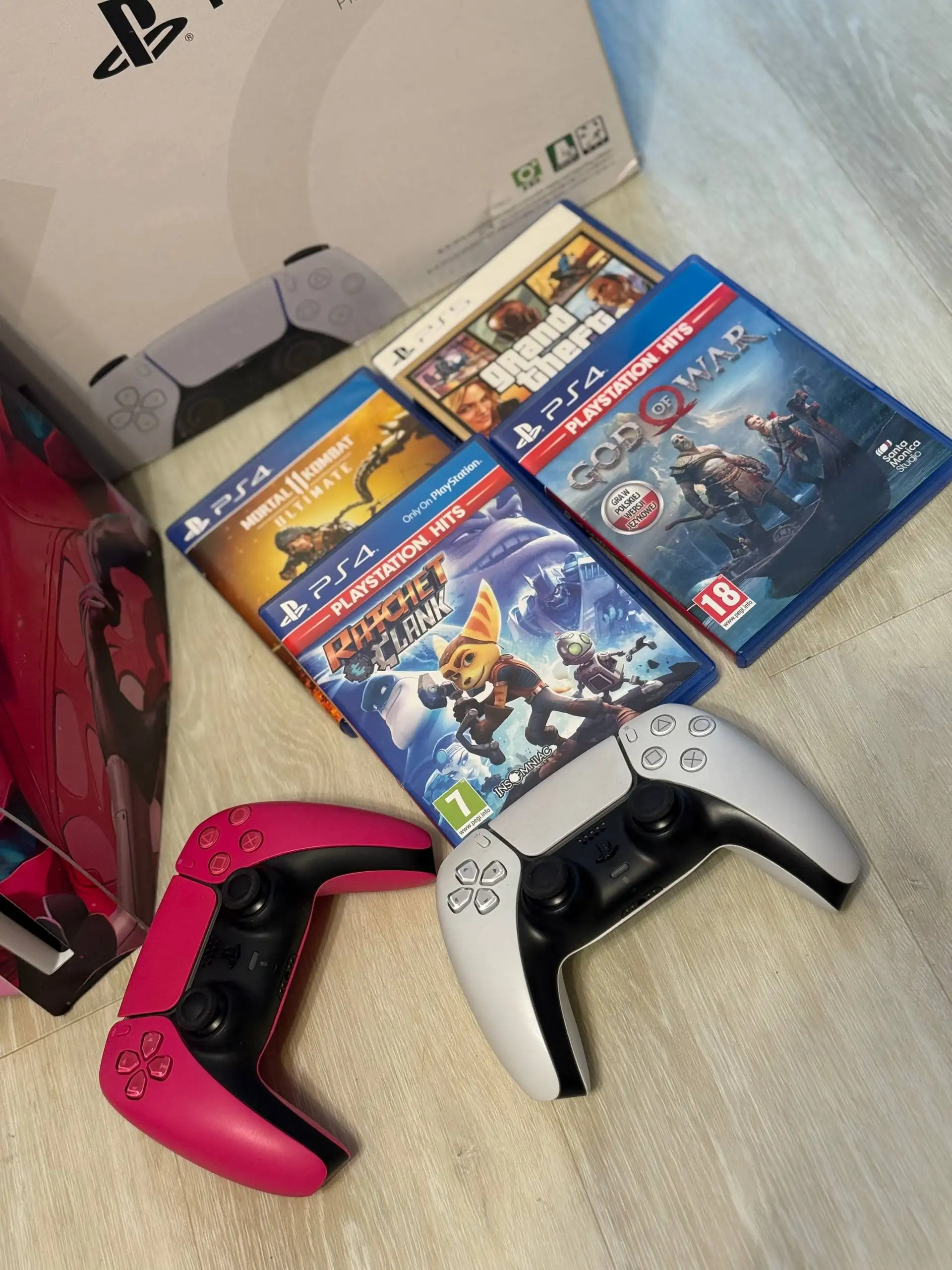 PS5 на 825 Гб с дисководом и аксессуарами - Игры и приставки (Электроника) в Владивосток
