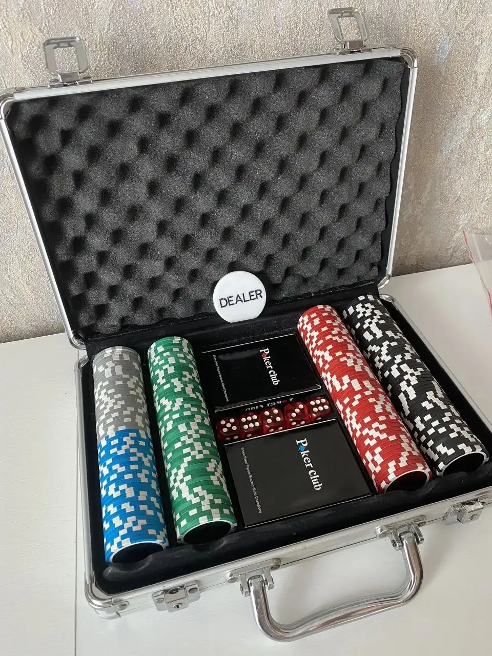 Продам настольные игры, возможна доставка - Настольные игры (Хобби и отдых) в Владивосток