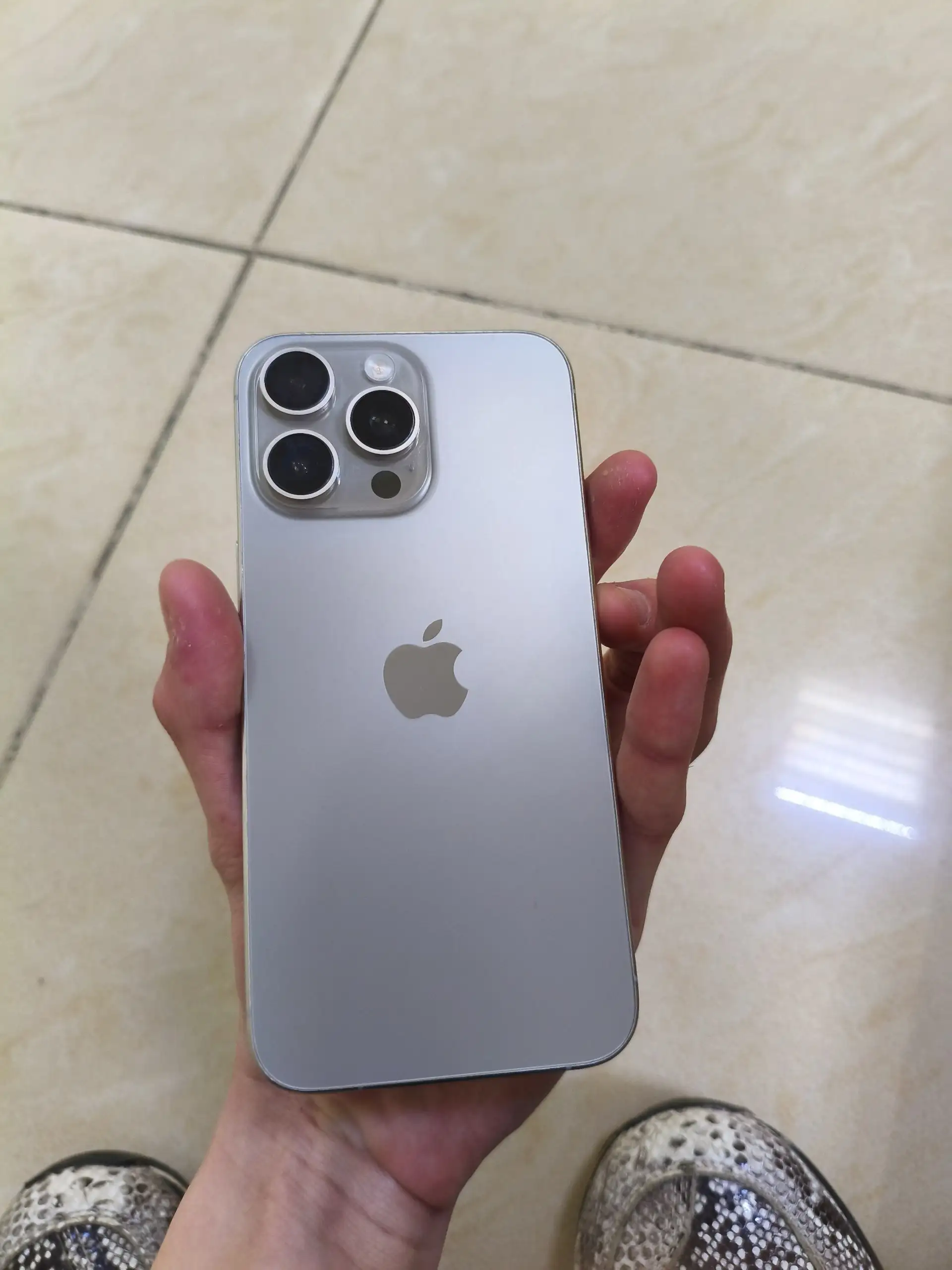 iPhone 15 Pro Max - Смартфоны и телефоны (Электроника) в Владивосток