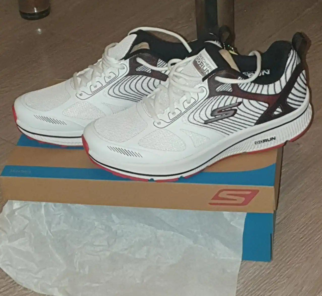 Skechers 42 размер - Одежда в Владивосток