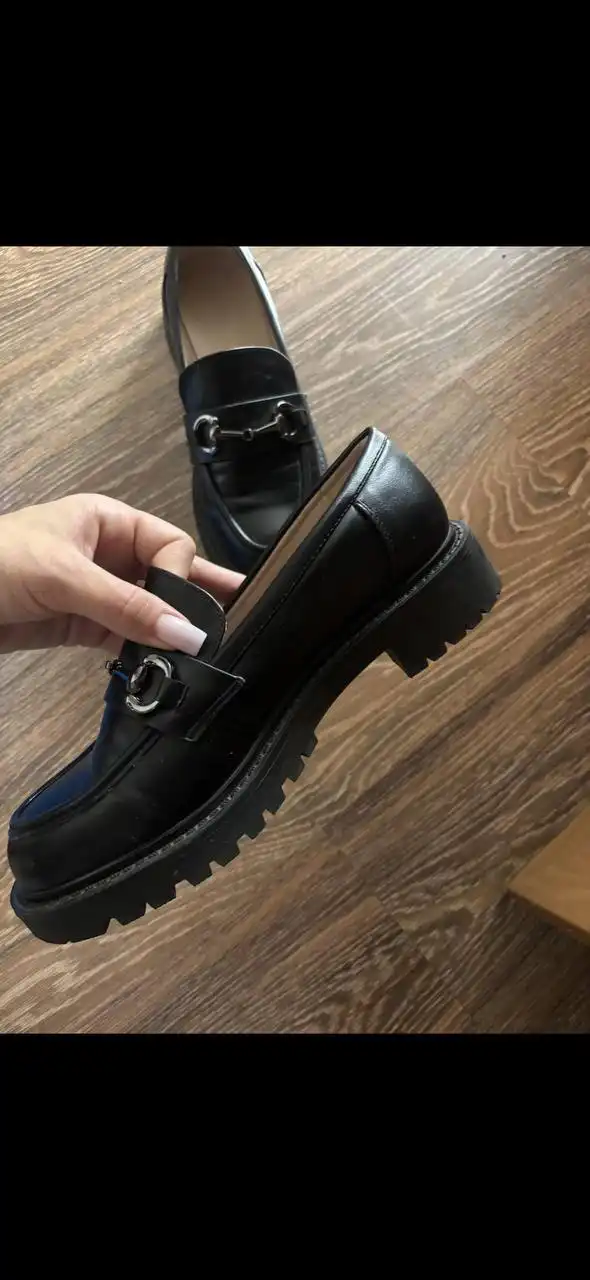 Продажа обуви и одежды