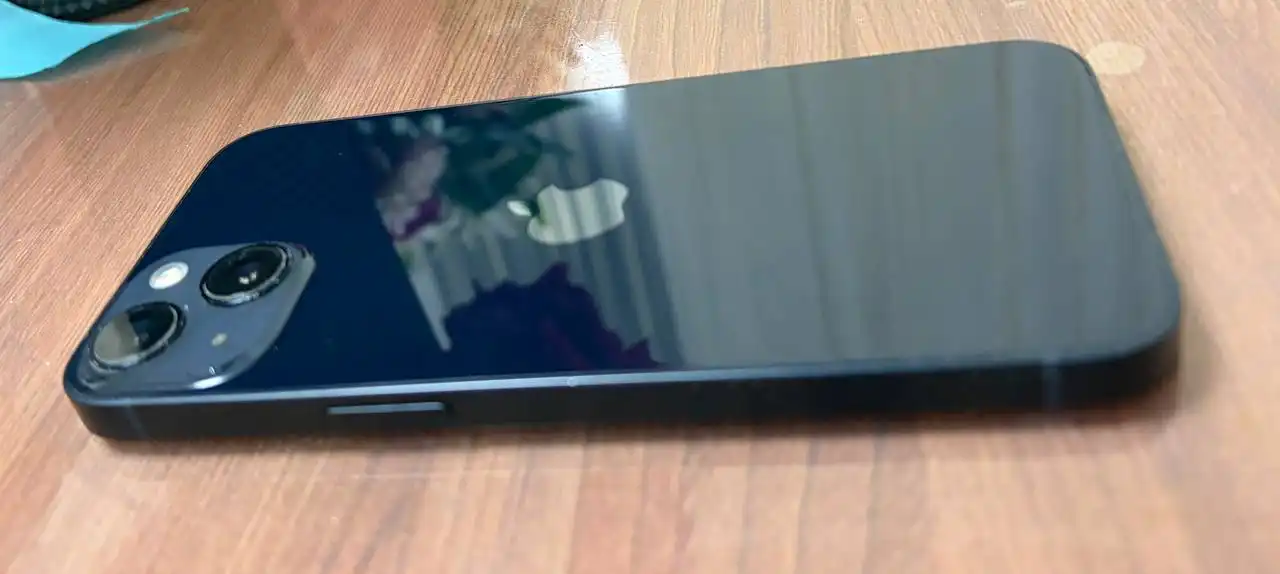 Продаётся iPhone 13 (б/у)