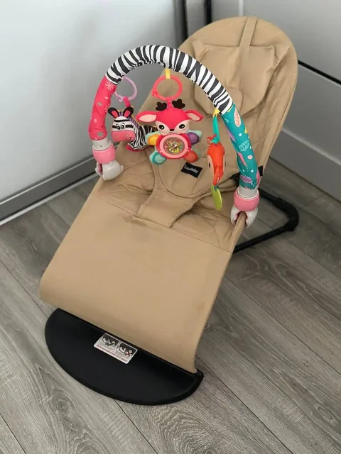 Продам шезлонг с дугами и погремушками - Товары для детей в Владивосток