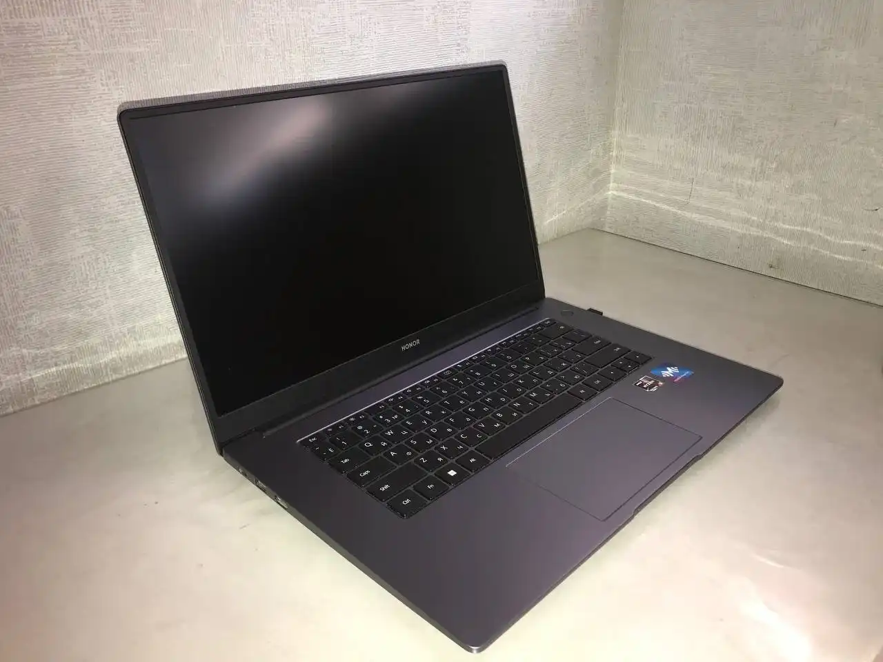 Продам ноутбук Honor Magicbook 15 Б/у