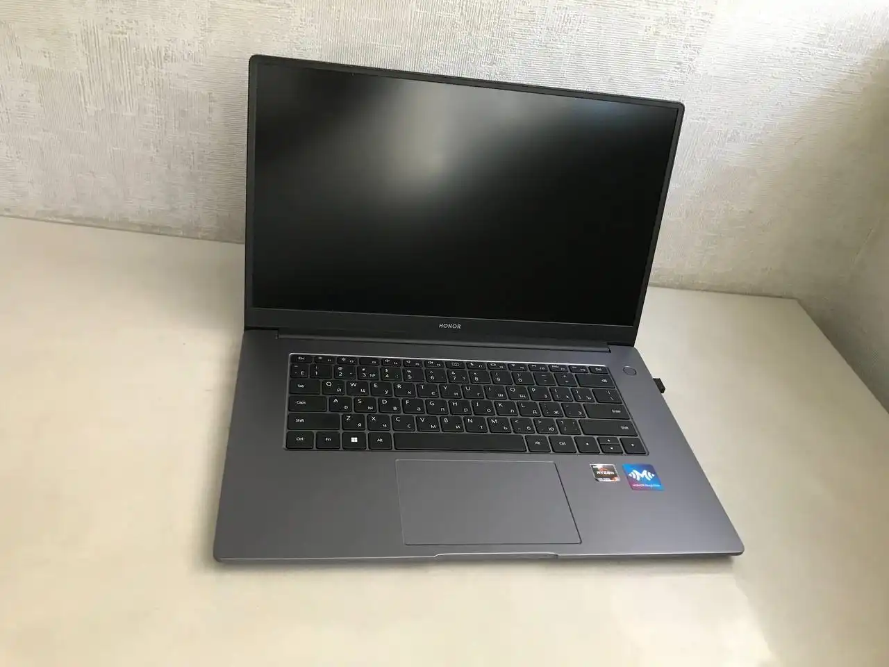 Продам ноутбук Honor Magicbook 15 Б/у