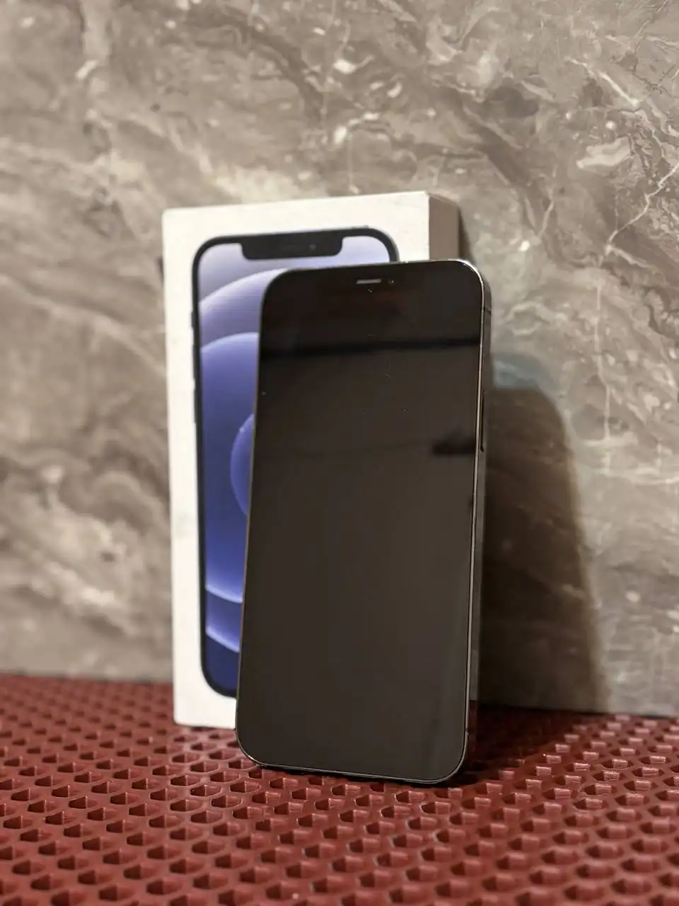 Продам телефон с неработающим верхним динамиком