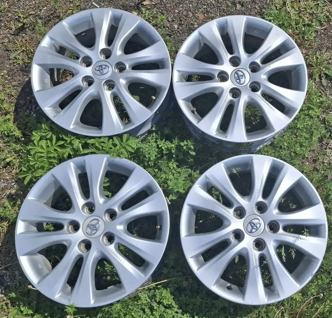 Продам оригинальные диски Toyota NOAH, VOXY R16