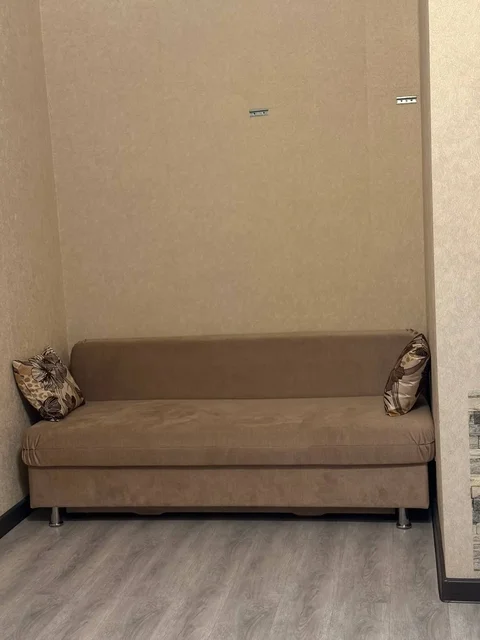 Еврокнижка диван 160/200 состояние нового - Для дома и дачи в Владивосток