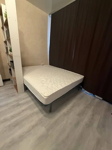 Двуспальная кровать с матрасом и подложкой - Для дома и дачи в Владивосток