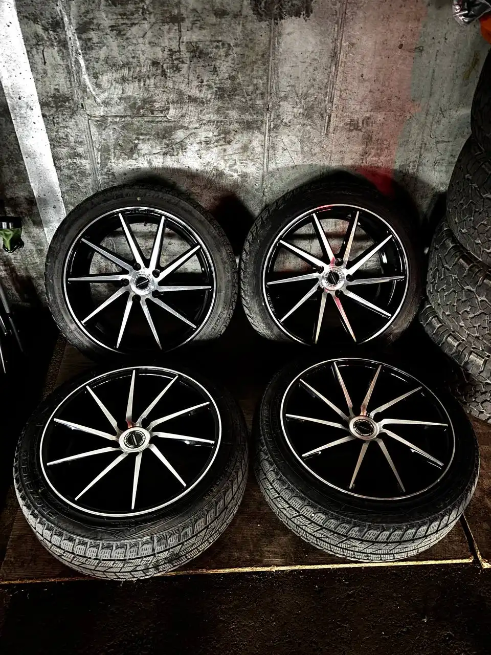 Продажа дисков Vossen CVT R18 с резиной KingBoss