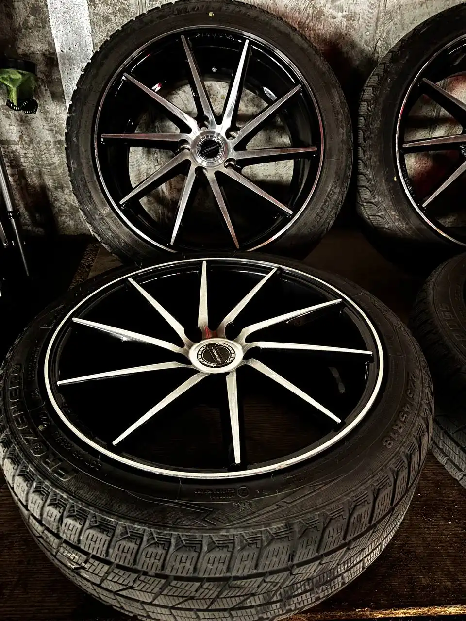 Продажа дисков Vossen CVT R18 с резиной KingBoss