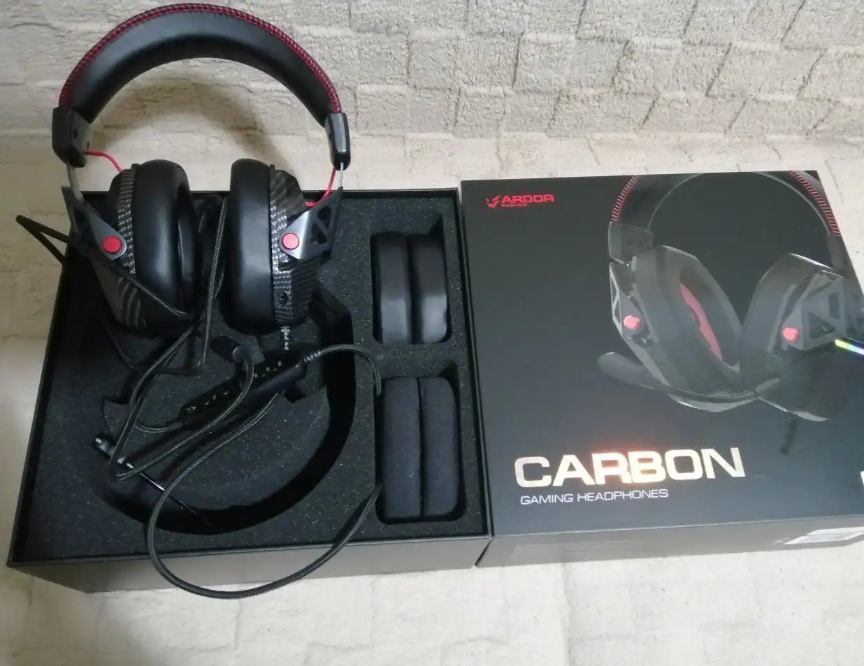 Продам игровые наушники ARDOR GAMING CARBON