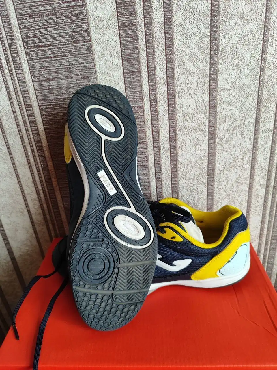 Футбольные бутсы размер 41