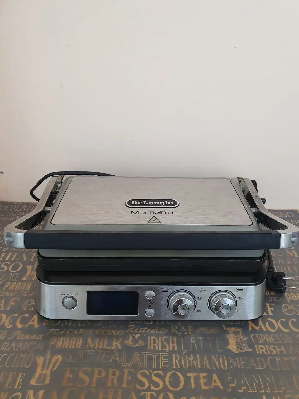 Продаётся универсальный гриль De’Longhi MultiGrill CGH 1030D