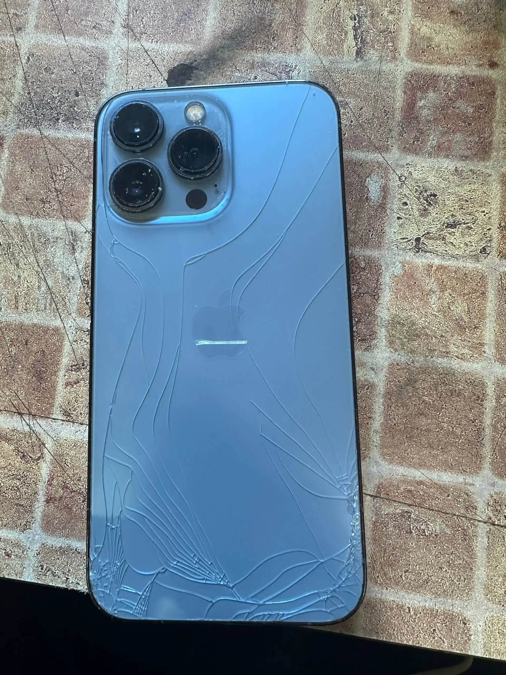 Продам iPhone 13 Pro 128 ГБ