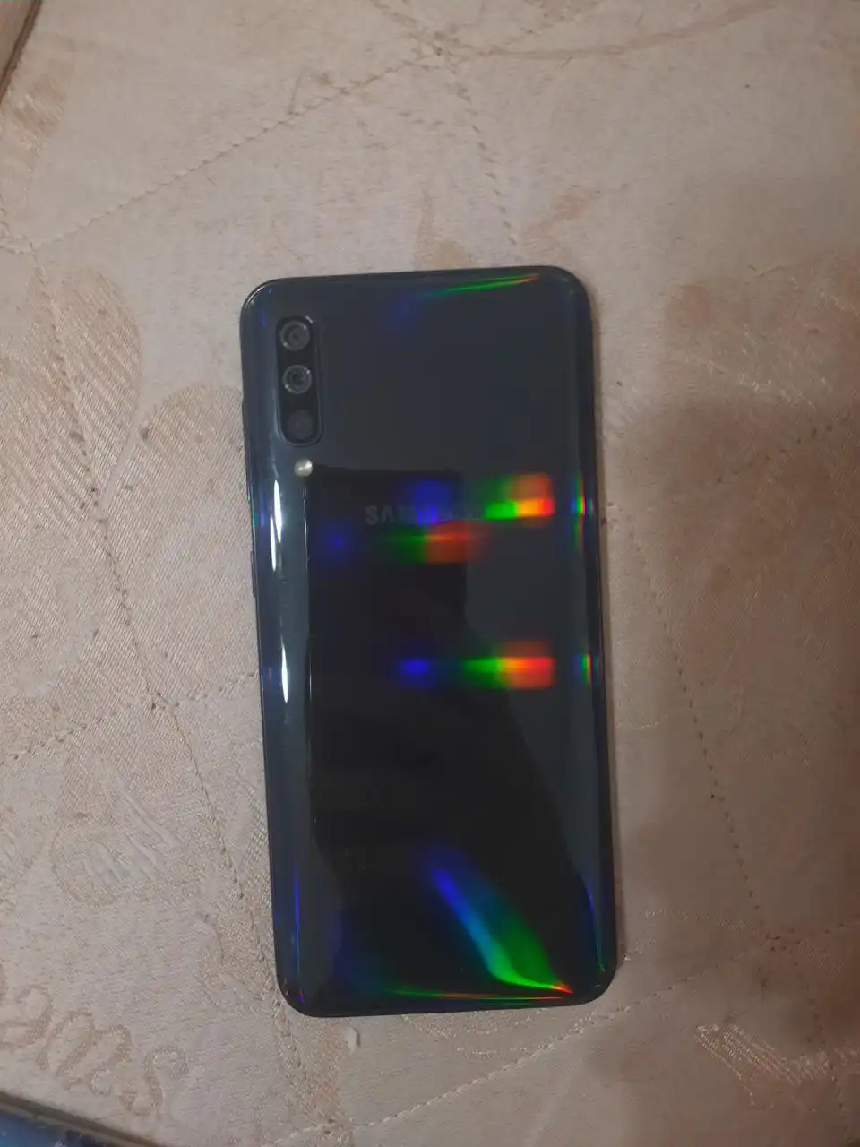 Продажа Samsung Galaxy A50 64гб с трещиной на экране