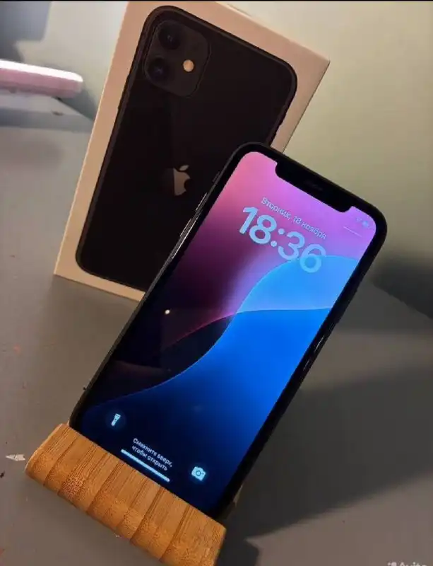 Продам iPhone 11 64 ГБ