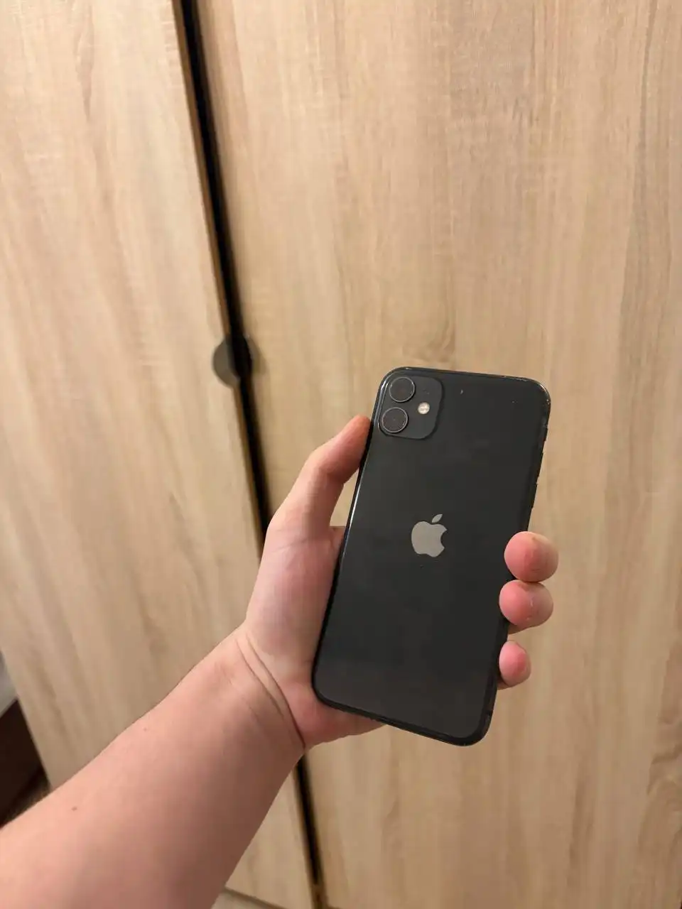 Продам iPhone 11 64 ГБ 75% аккумулятор