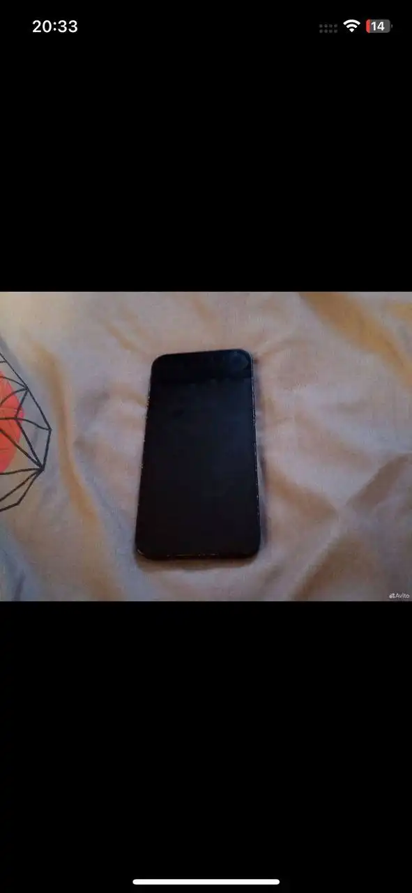 Телефон во владении 3 года с коробкой