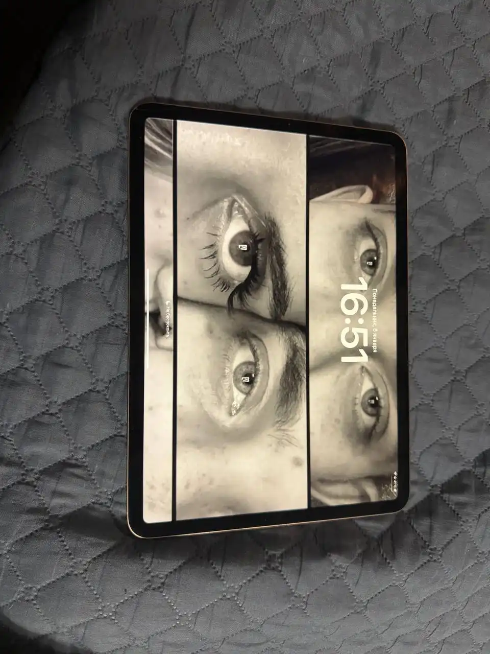 Продам iPhone 18 года 64гб с трещинами