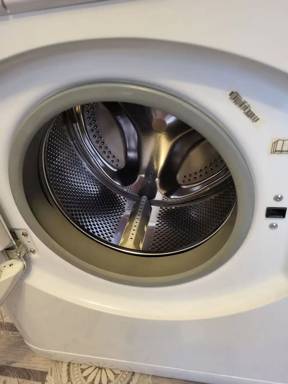 Стиральная машинка HOTPOINT ARISTON с сушкой - Бытовая техника (Для дома и дачи) в Тверь