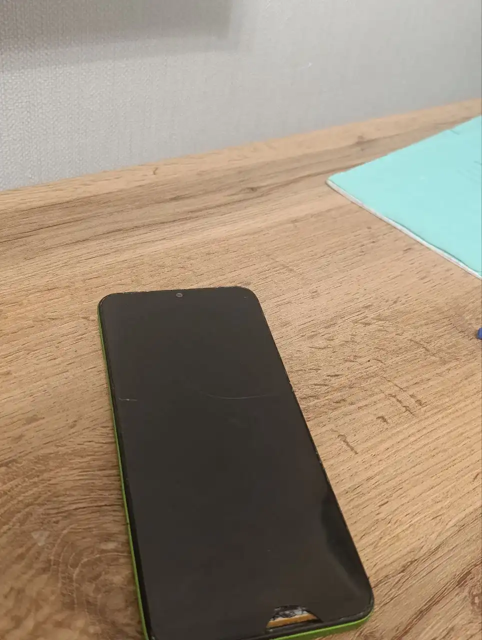 Смартфон Techno 128 ГБ с проблемой дисплея - Смартфоны (Электроника) в Тверь