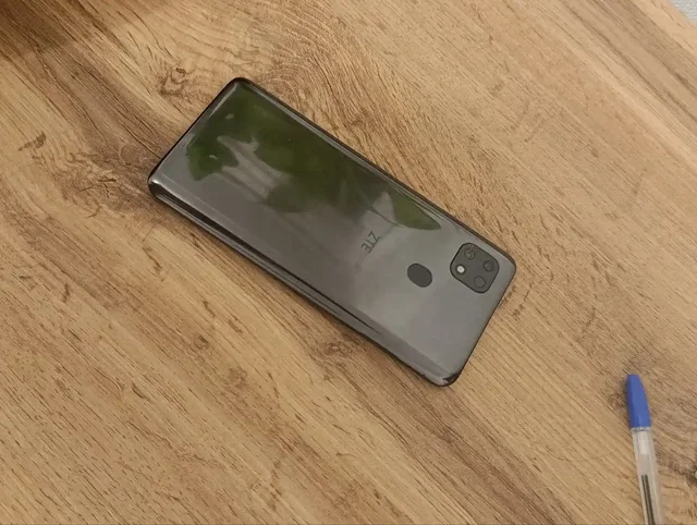 Продам полностью рабочий и шустрый гаджет 128 ГБ - Аудиотехника в Тверь