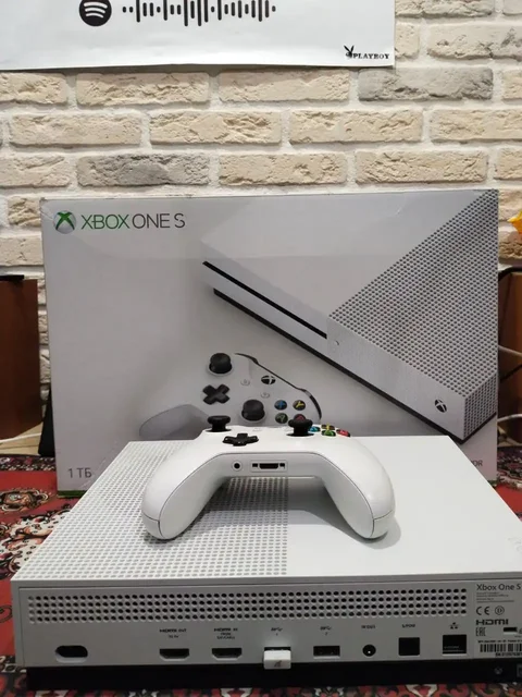 Продам Xbox One S 1TB с играми - Аудиотехника в Тверь