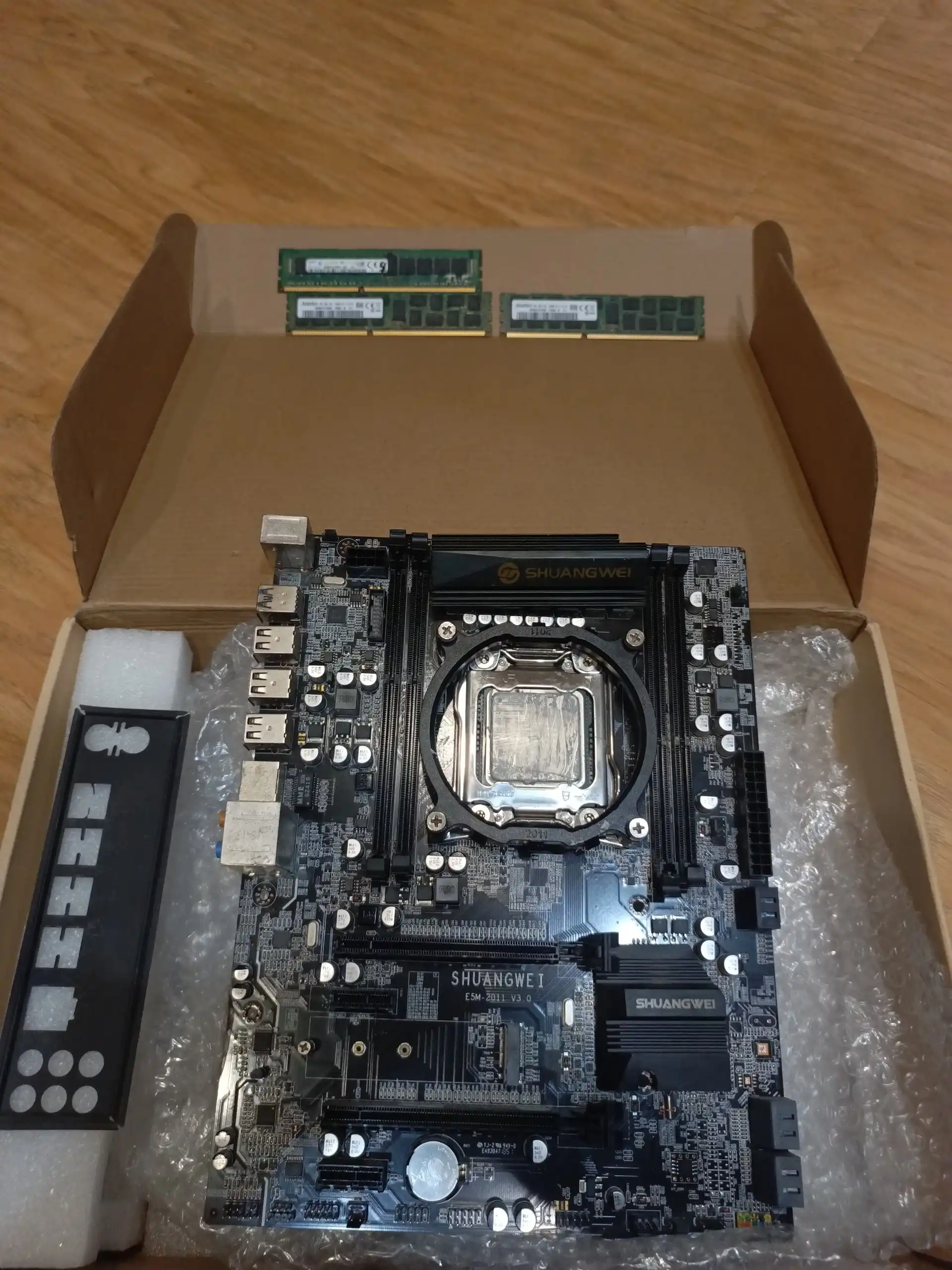 Материнская плата Shuangwei E5M-2011 v3.0 с процессором Xeon E5-2670 v2 и памятью - Компьютерные комплектующие (Электроника) в Тверь