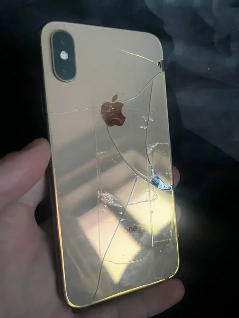 Продается iPhone Xs 256 ГБ с дефектами - Аудиотехника в Тверь