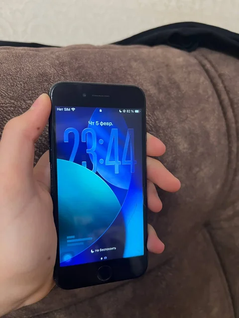 Продам iPhone SE 2020 64 gb с дефектами - Аудиотехника в Тверь