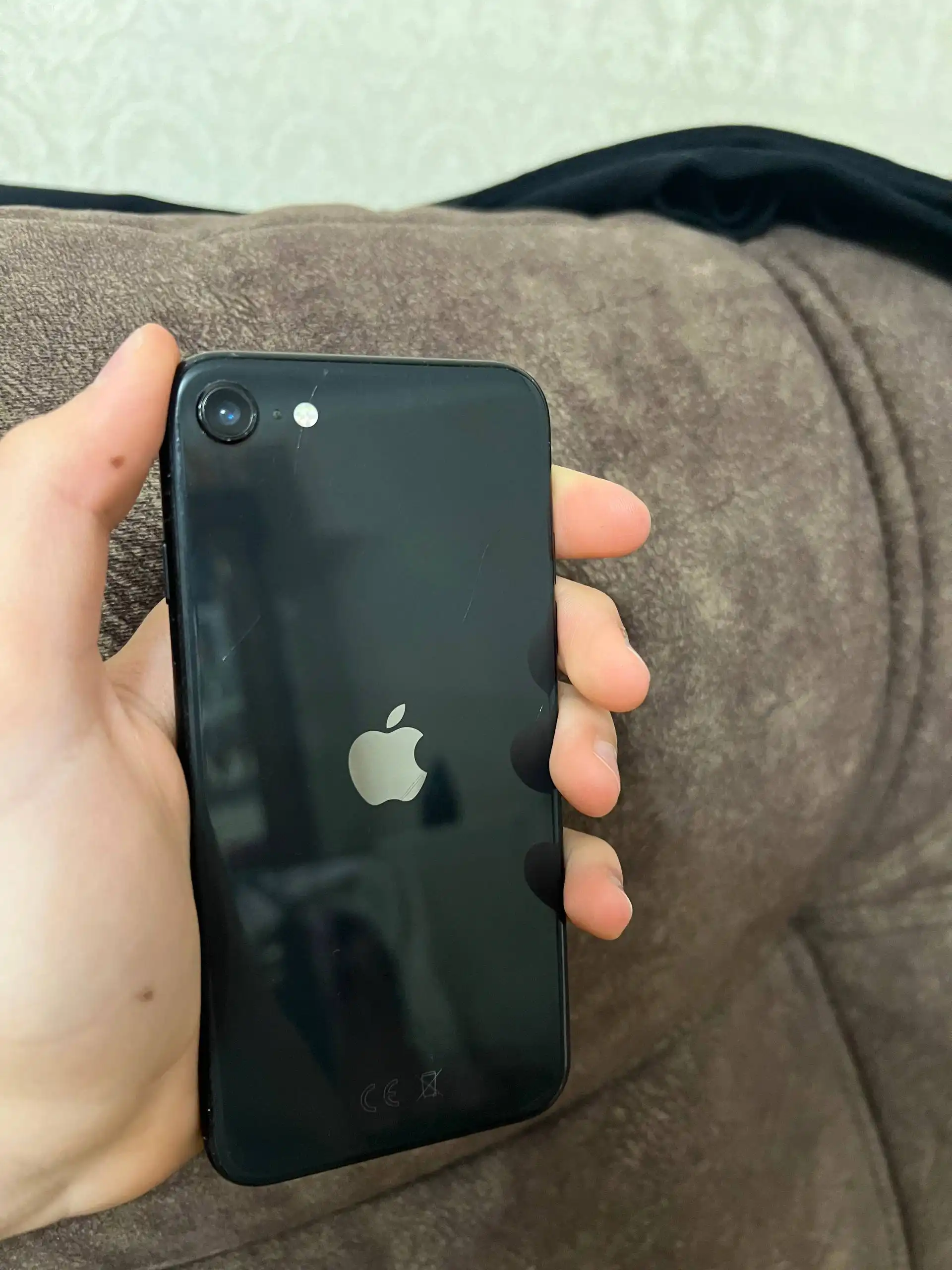 Продам iPhone SE 2020 64 gb с дефектами - Смартфоны (Электроника) в Тверь