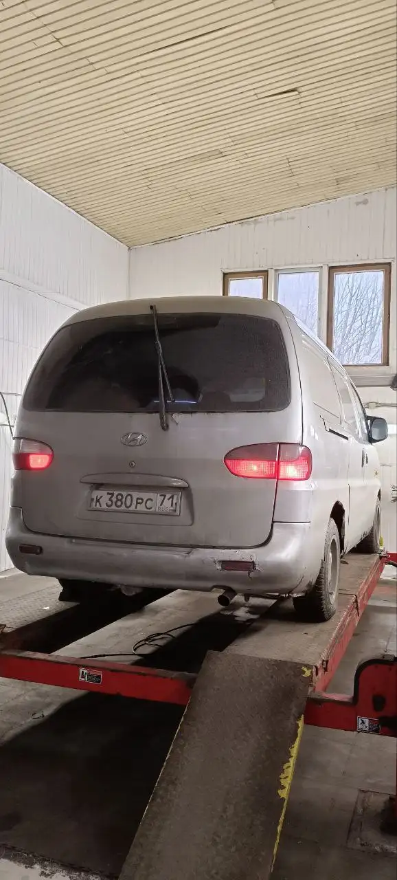 Продажа грузового фургона Hyundai H1 в Твери - Грузовики и фургоны (Авто) в Тверь