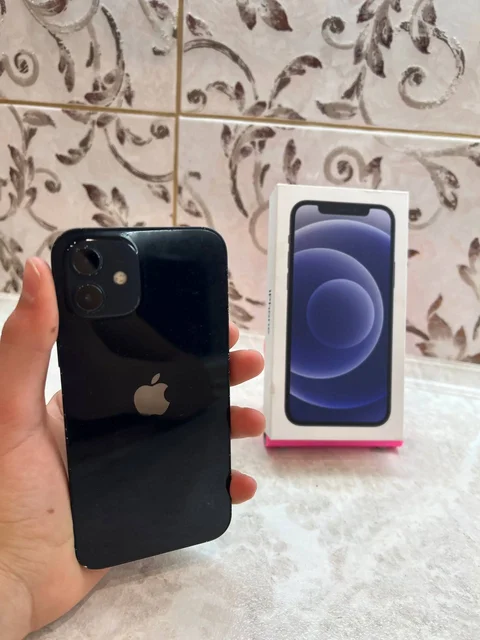 Продам iPhone 12 64 ГБ с мелкими дефектами - Аудиотехника в Тверь