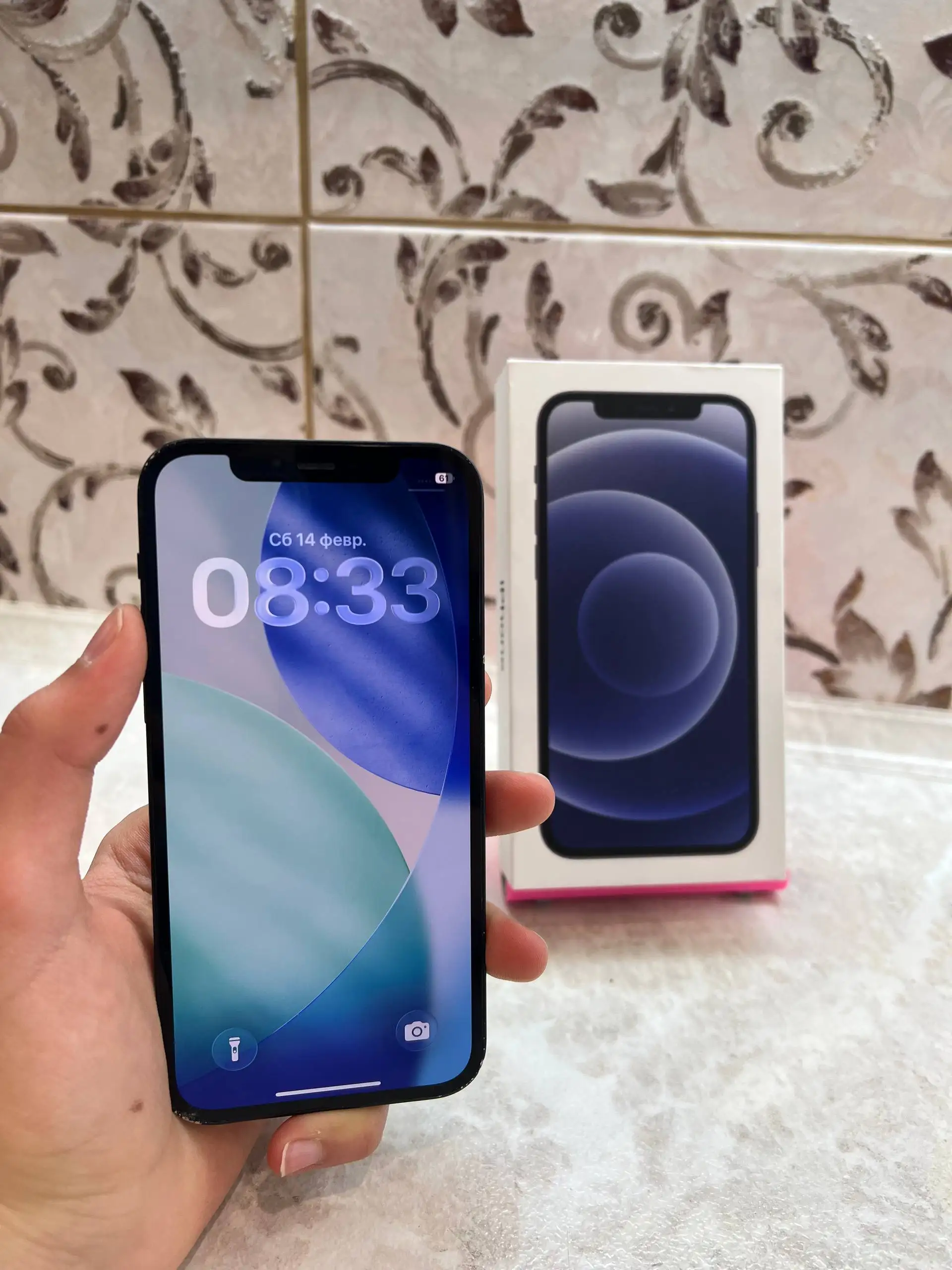 Продам iPhone 12 64 ГБ с мелкими дефектами - Смартфоны (Электроника) в Тверь