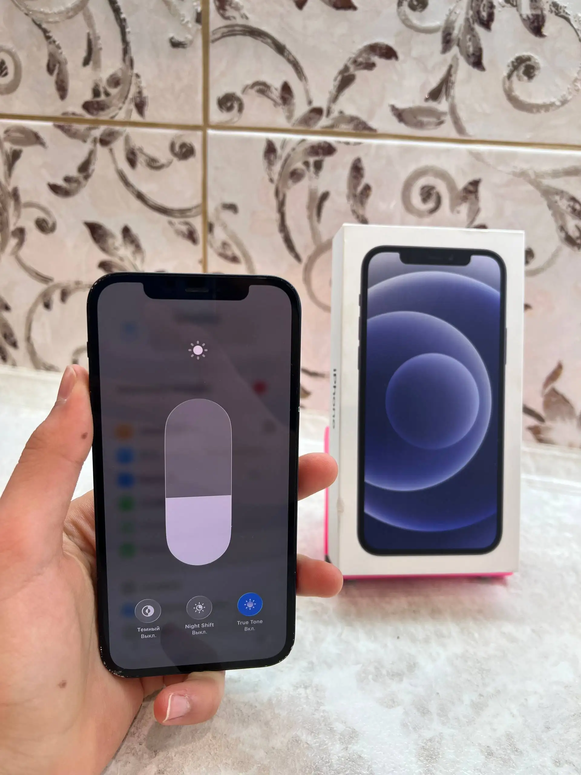 Продам iPhone 12 64 ГБ с мелкими дефектами - Смартфоны (Электроника) в Тверь